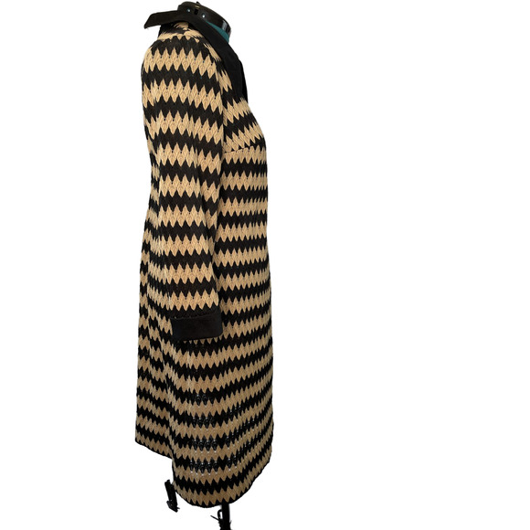 1970s Grace Taylor Knit Dress – Black & Gold Chevron, Peter Pan Collar, M/L - Picture 15 of 16